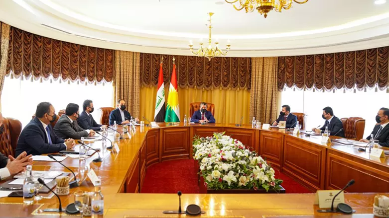 رئيس حكومة إقليم كوردستان يجتمع مع الوفد التفاوضي للإقليم