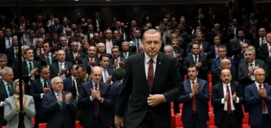 Parlementerên AKPê rexne li Erdogan dikin