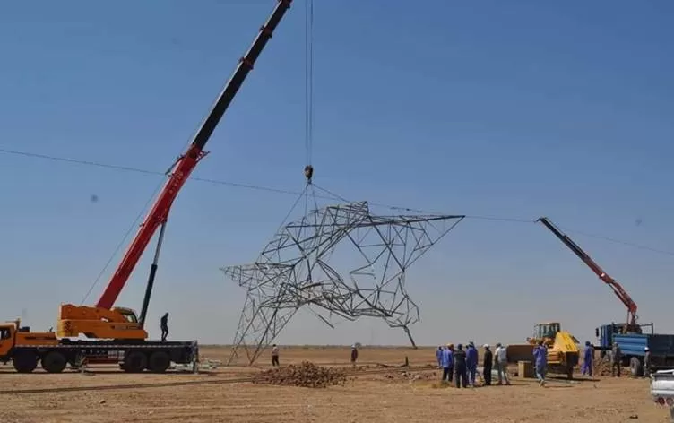 الكهرباء العراقية: ملاكات كهرباء إقليم كوردستان باشرت بتأهيل خطين لنقل الطاقة اُستُهدِفا بالعبوات الناسفة