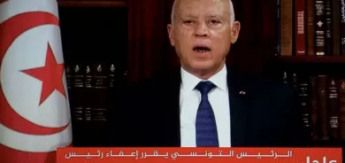 تونس: الرئيس قيس سعيد يقيل رئيس الوزراء ويجمد البرلمان والغنوشي يتهمه بالانقلاب