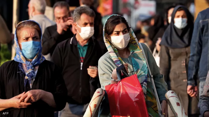 وضع كارثي بإيران.. انفلات وبائي وخامنئي يمنع اللقاحات