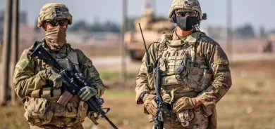خبراء : أمريكا لن تنسحب من العراق .. ستزيد تواجدها العسكري والأمني والاستخباري