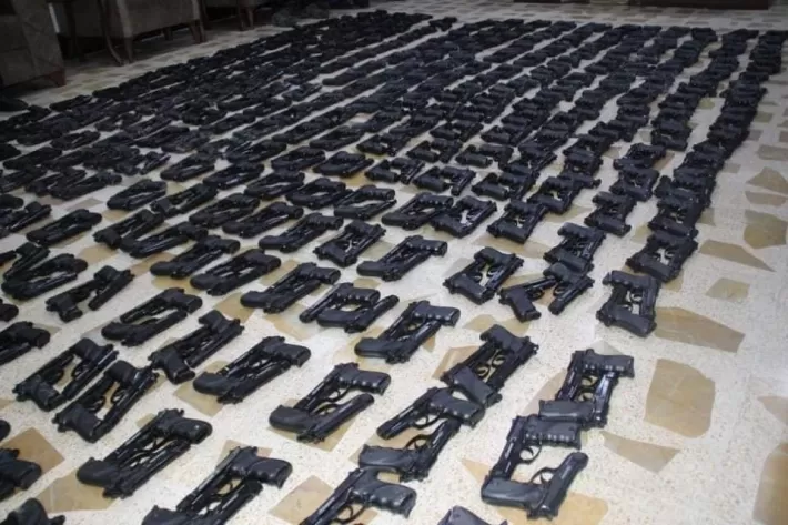 أربيل: القوات الأمنية تصادر 628 مسدس تركي الصنع