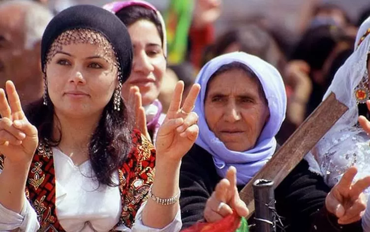 CHP dixwaze ligel HDPê pirsa Kurd çareser bike lê HDP Ocalan nîşan dide
