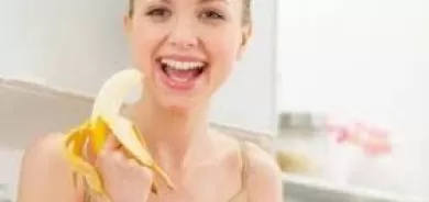 ماذا يحدث لجسمك عند تناول الموز ليلاً؟
