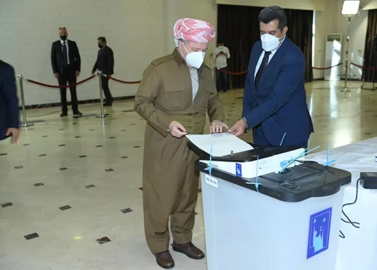 President Masoud Barzani casts his vote in Pirmam