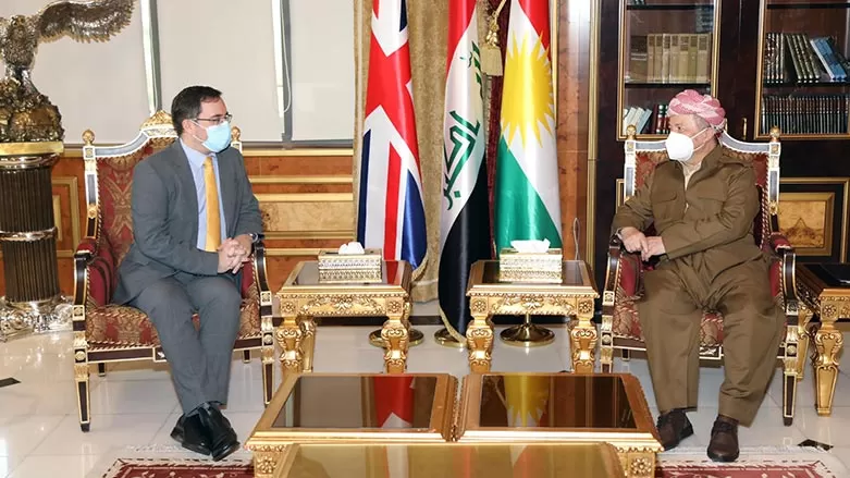 الرئيس بارزاني والسفير البريطاني لدى العراق يبحثان آخر المستجدات السياسية