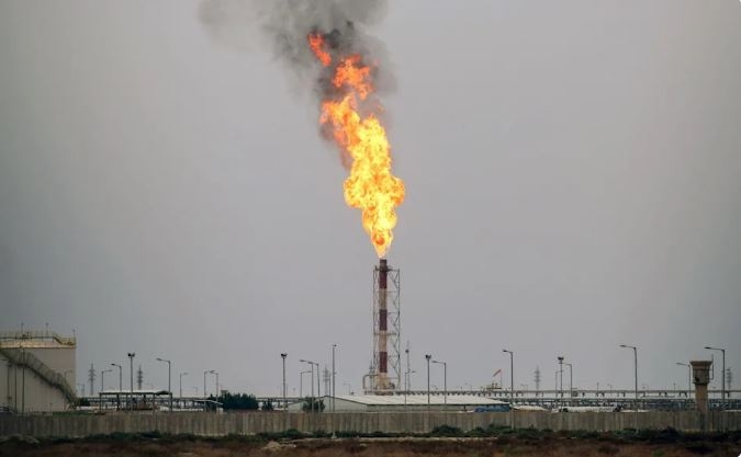 Iraq Says Halliburton, Exxon in Talks for Stake in Oil Field