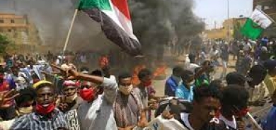 حمدوك يعتزم الاستقالة وسط خلافات سودانية وقمع للمحتجين