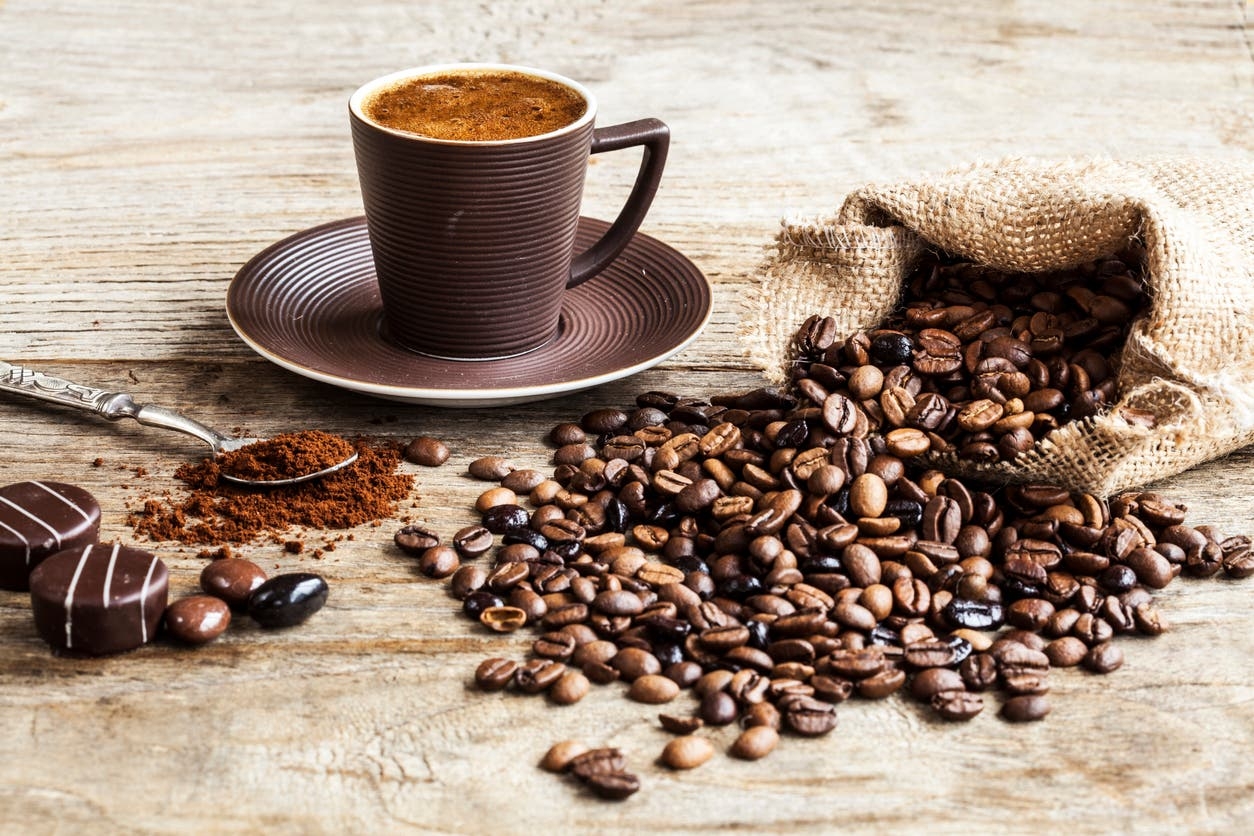 هل تساعد القهوة في إبطاء عملية الشيخوخة؟
