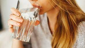 طريقة لشرب الماء قد تؤدي إلى حالة قاتلة