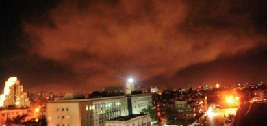 صواريخ تضئ سماء دمشق.. انفجارات جنوبي سوريا