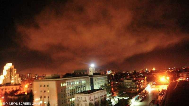 صواريخ تضئ سماء دمشق.. انفجارات جنوبي سوريا