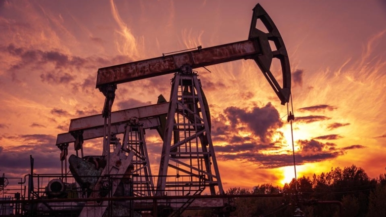 النفط يستعد للتداول بعد أكبر خسارة أسبوعية في عامين