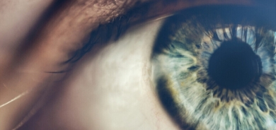 دراسة تكشف عن ارتباط صحة العين بالخرف