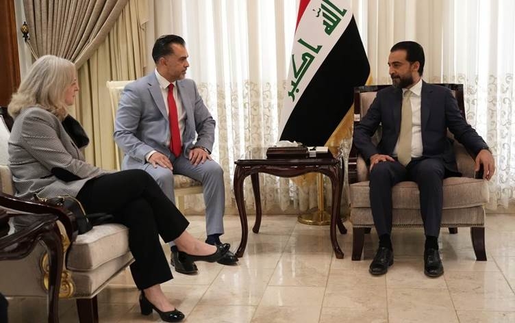 السفيرة الاميركية في بغداد تؤكد استمرار بلادها بدعم العراق