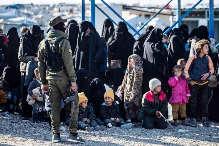 فرار عدد من عوائل داعش من مخيم الهول