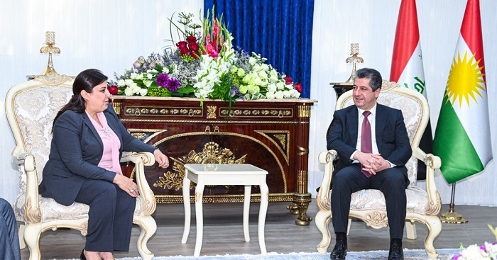 PM Masrour Barzani visits ministries, supervises projects