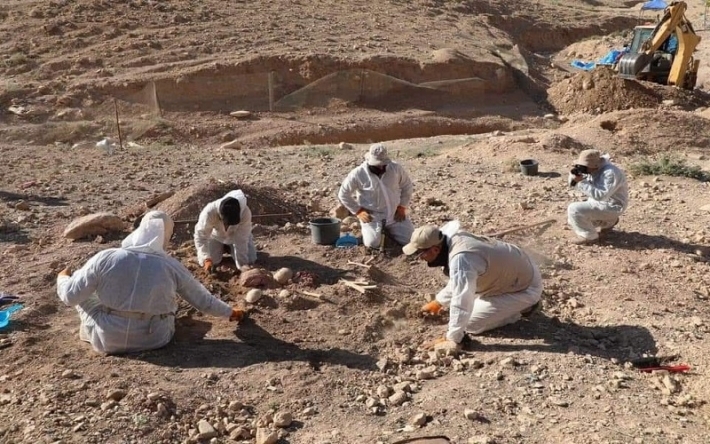 فتح مقبرة جماعیة في شنگال تضم رفات العشرات من ضحايا داعش من الايزيديين
