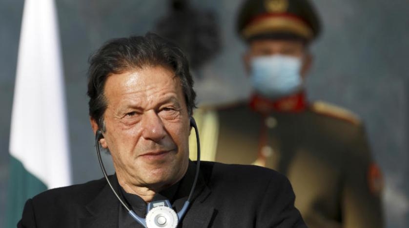 الشرطة الباكستانية توجه اتهامات بالإرهاب لعمران خان