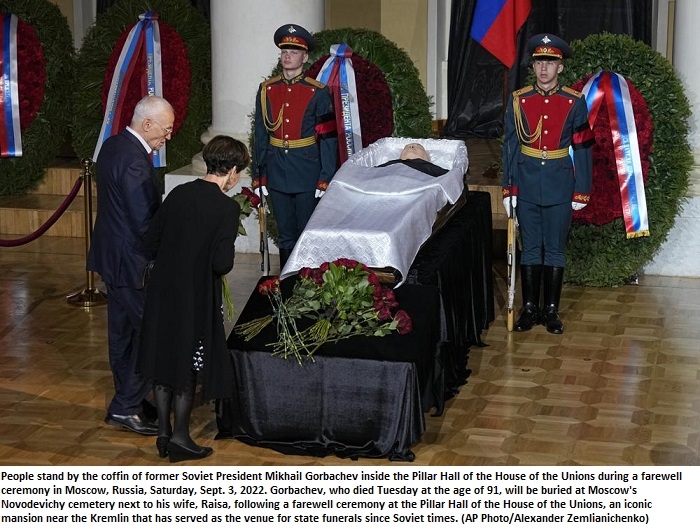 Thousands line up to say farewell to Gorbachev; Putin absent