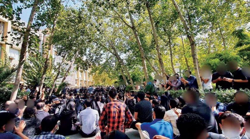 جامعات إيران ساحة مواجهات... ودعوات إلى «عصيان مدني»