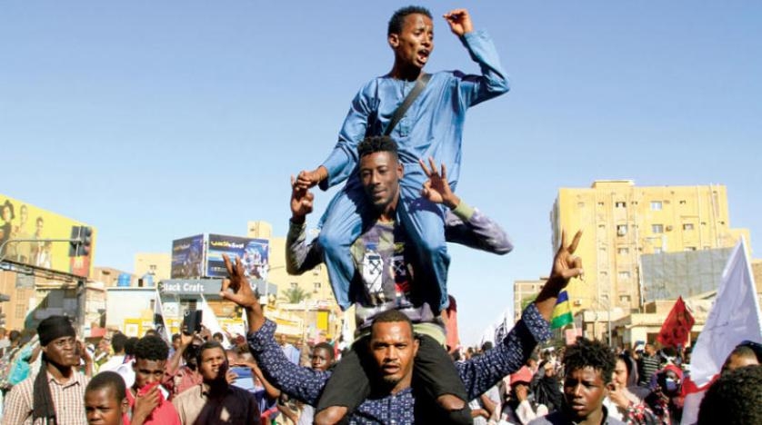 السودانيون يترقبون تشكيل الحكومة المدنية بعد «الاتفاق النهائي»