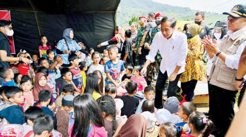 إندونيسيا تسابق الوقت للعثور على عشرات المفقودين