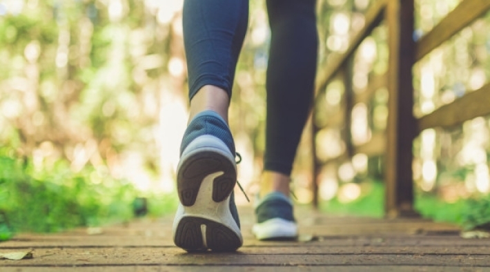 ما تأثير المشي للخلف على صحتك؟