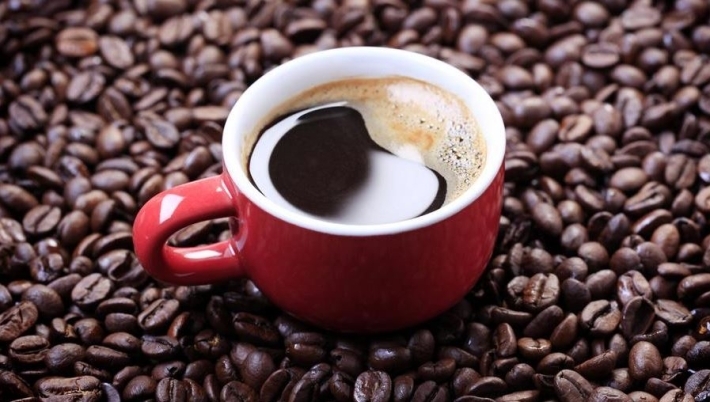 القهوة .. فوائد للبعض وخطر على آخرين