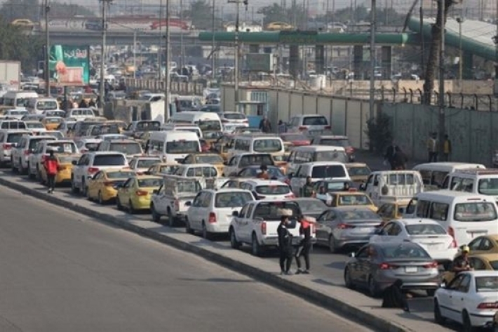 خبير اقتصادي: بغداد مصَمّمة لاستيعاب 3 ملايين نسمة.. تشهد فوضى كبيرة في شوارعها