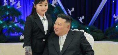 زعيم كوريا الشمالية يتفقد ثكنات للجيش برفقة ابنته