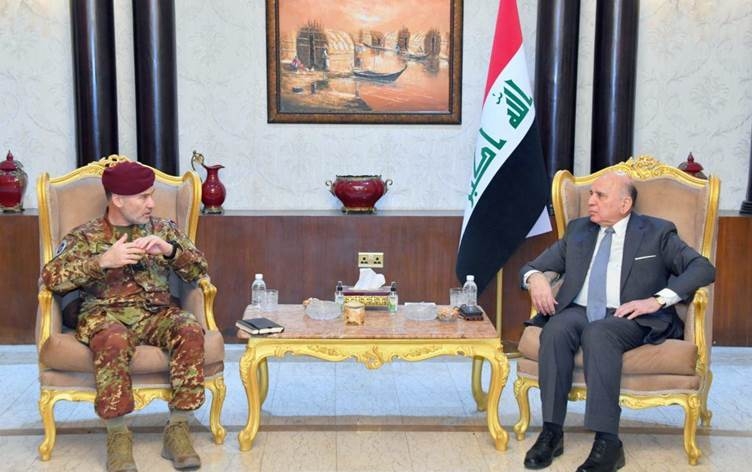 بعثة الناتو ترغب في توطيد العلاقات مع العراق سياسياً