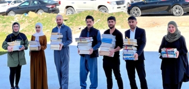 مجموعة تطوعية تتبرع بالكتب للمؤسسات الحكومية في سوران