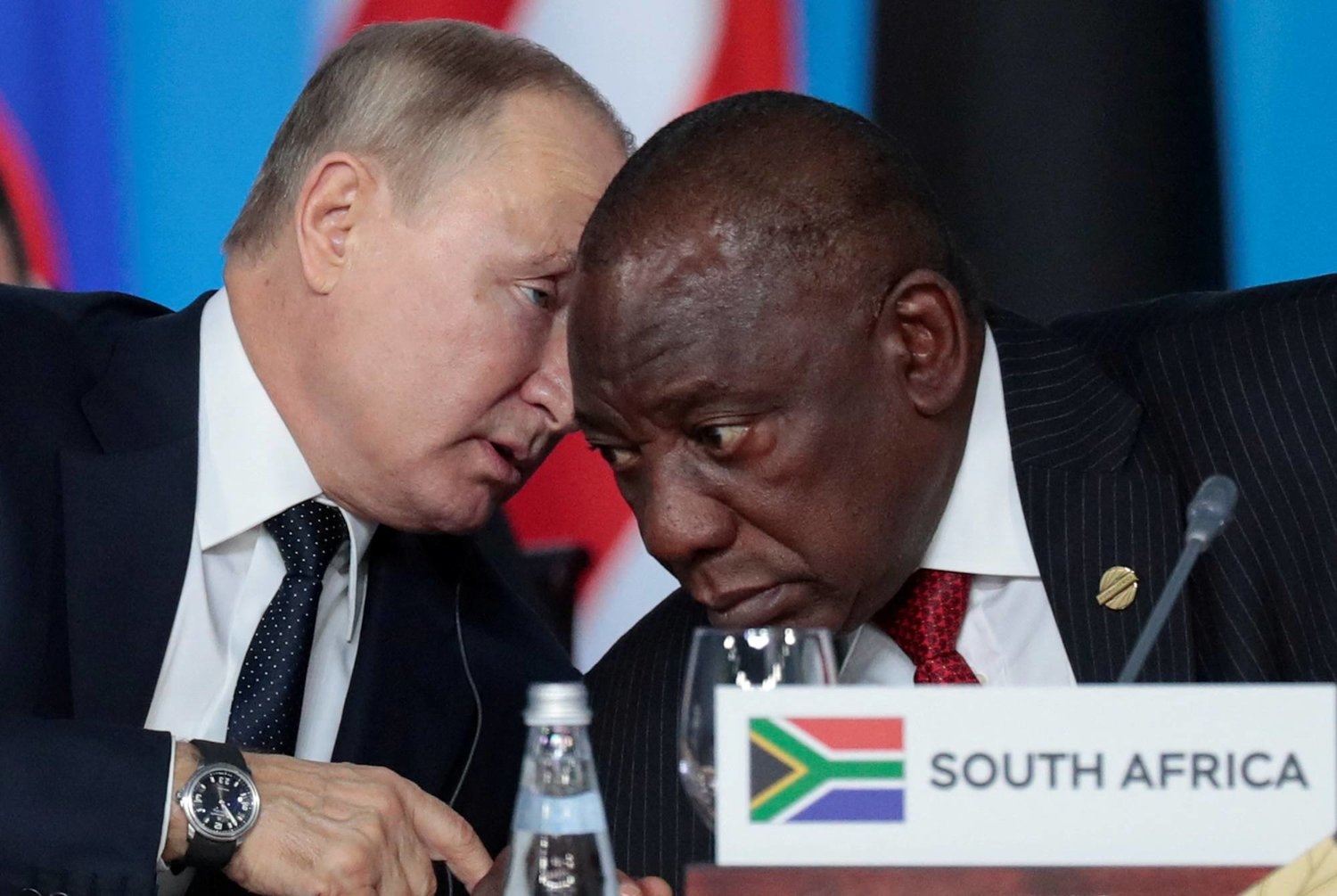 السفير الأميركي: جنوب أفريقيا زوّدت روسيا بأسلحة