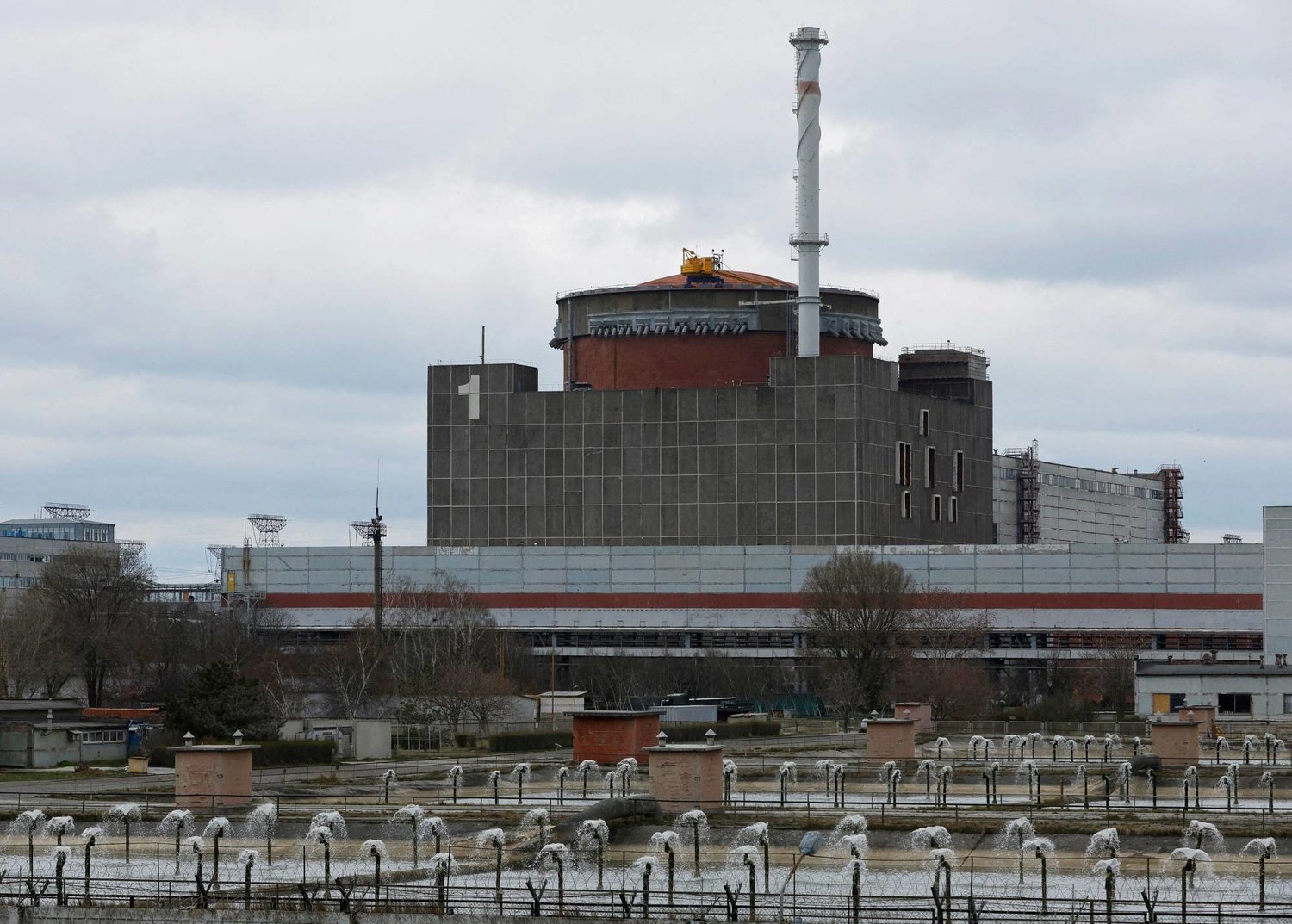 انقطاع التيار الكهربائي بمحطة زابوريجيا النووية في أوكرانيا