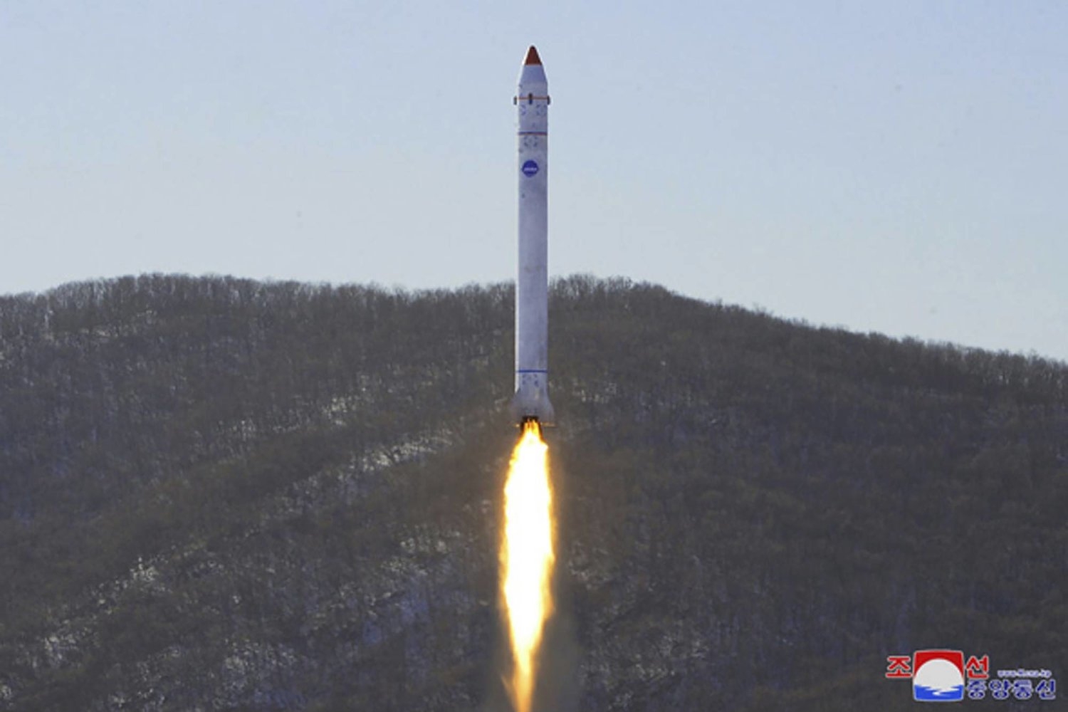 كوريا الشمالية تستعد لإطلاق قمر صناعي للتجسّس على الولايات المتحدة