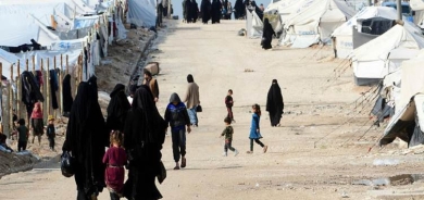 فرنسا تستعيد 10 نساء و25 طفلاً من مخيمات شمال شرق سوريا