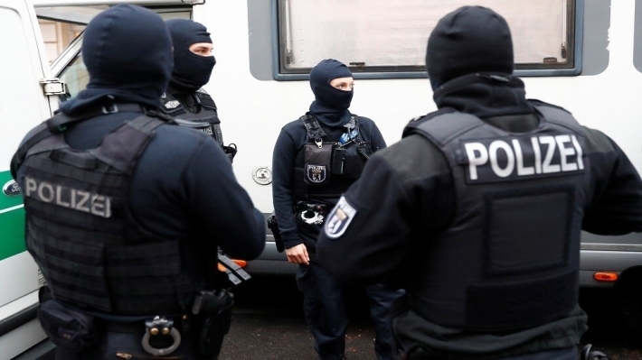ألمانيا.. اعتقال 7 أشخاص يشتبه بتشكيلهم 