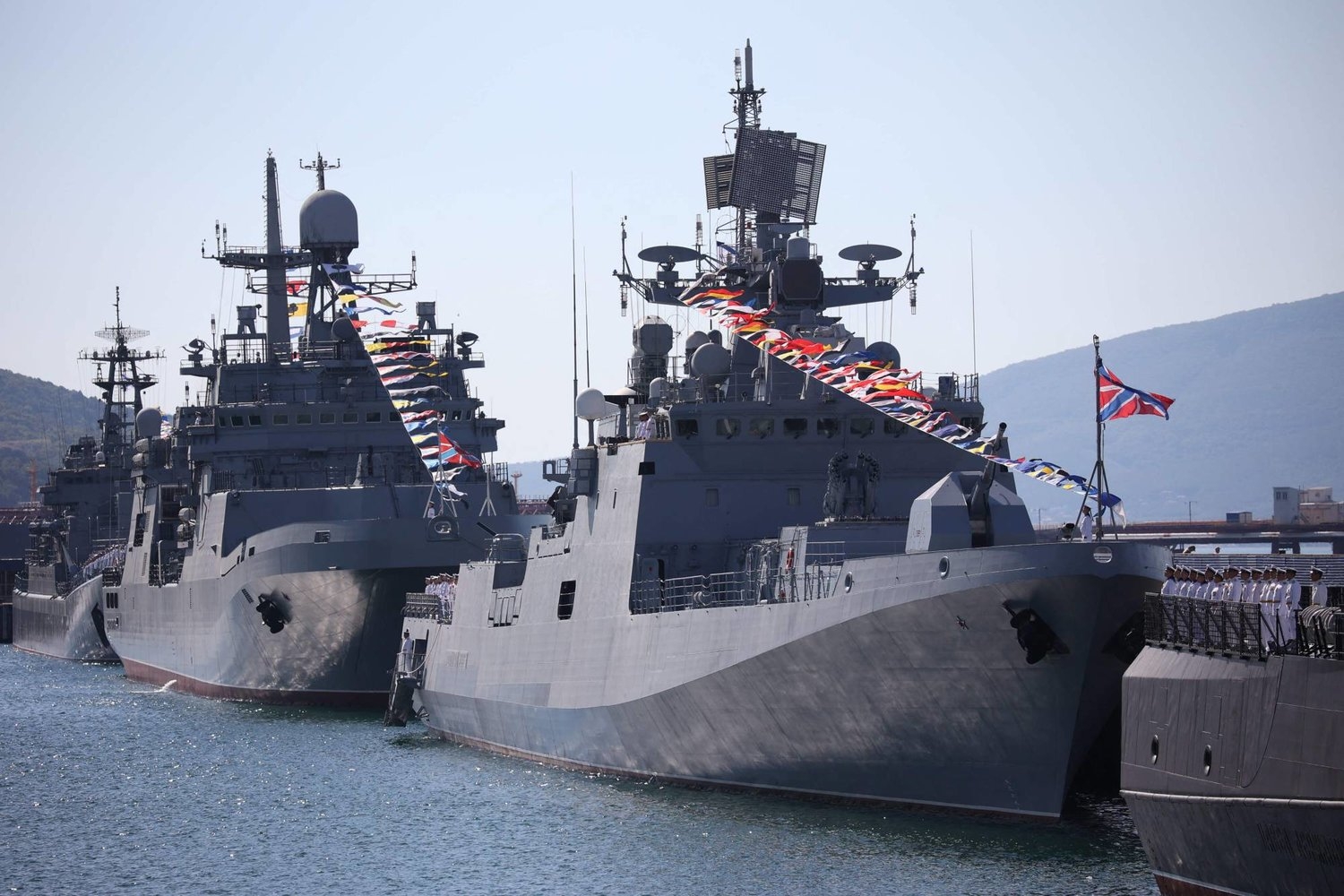 موسكو: أوكرانيا تهاجم قاعدة بحرية روسية قرب نوفوروسيسك