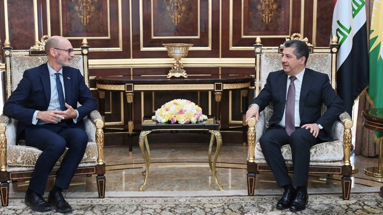 رئيس حكومة كوردستان يستقبل السفير البريطاني الجديد لدى العراق