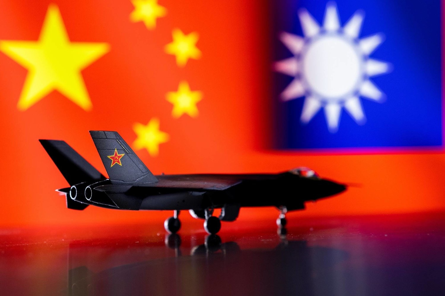 تايوان: 20 طائرة حربية صينية دخلت منطقة دفاعنا الجوي