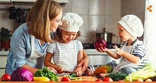 مشاركة الأطفال في طهي الطعام تنمي مهارات ضبط النفس