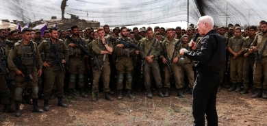 وزير الدفاع الإسرائيلي للجنود: سترون غزة «من الداخل» قريباً