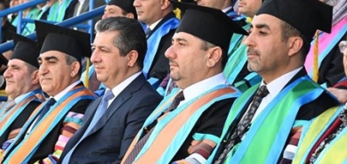 بحضور رئيس حكومة كوردستان.. جامعة دهوك تحتفل بتخرّج الدفعة الـ 28 لطلابها