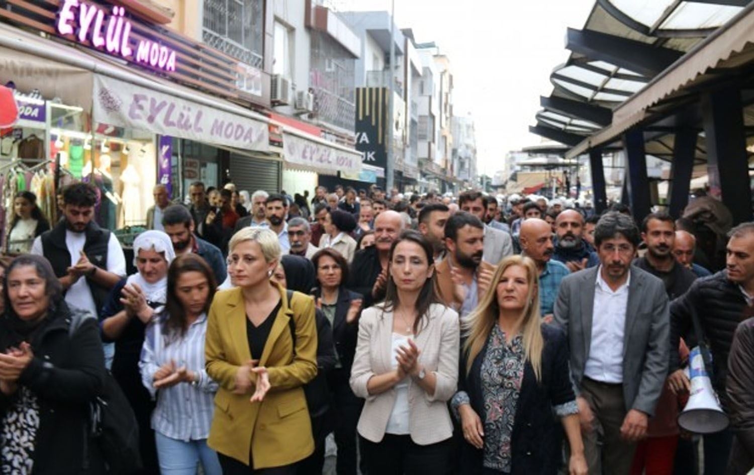 Turkish Authorities Detain 28 in Crackdown on Pro-Kurdistan Workers' Party (PKK) 