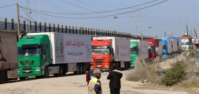 200 شاحنة مساعدات دخلت قطاع غزة من معبر رفح في أول أيام الهدنة