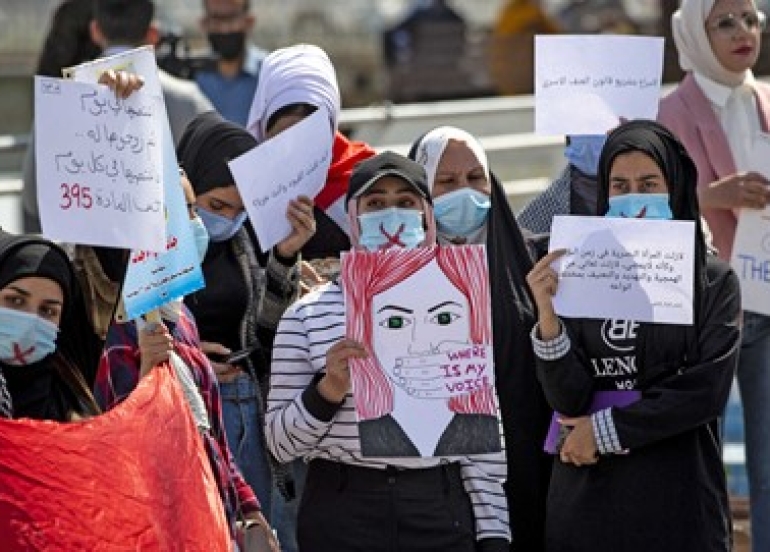 عراقيات ضحايا الانتهاكات في اليوم العالمي لمناهضة العنف ضدّ المرأة