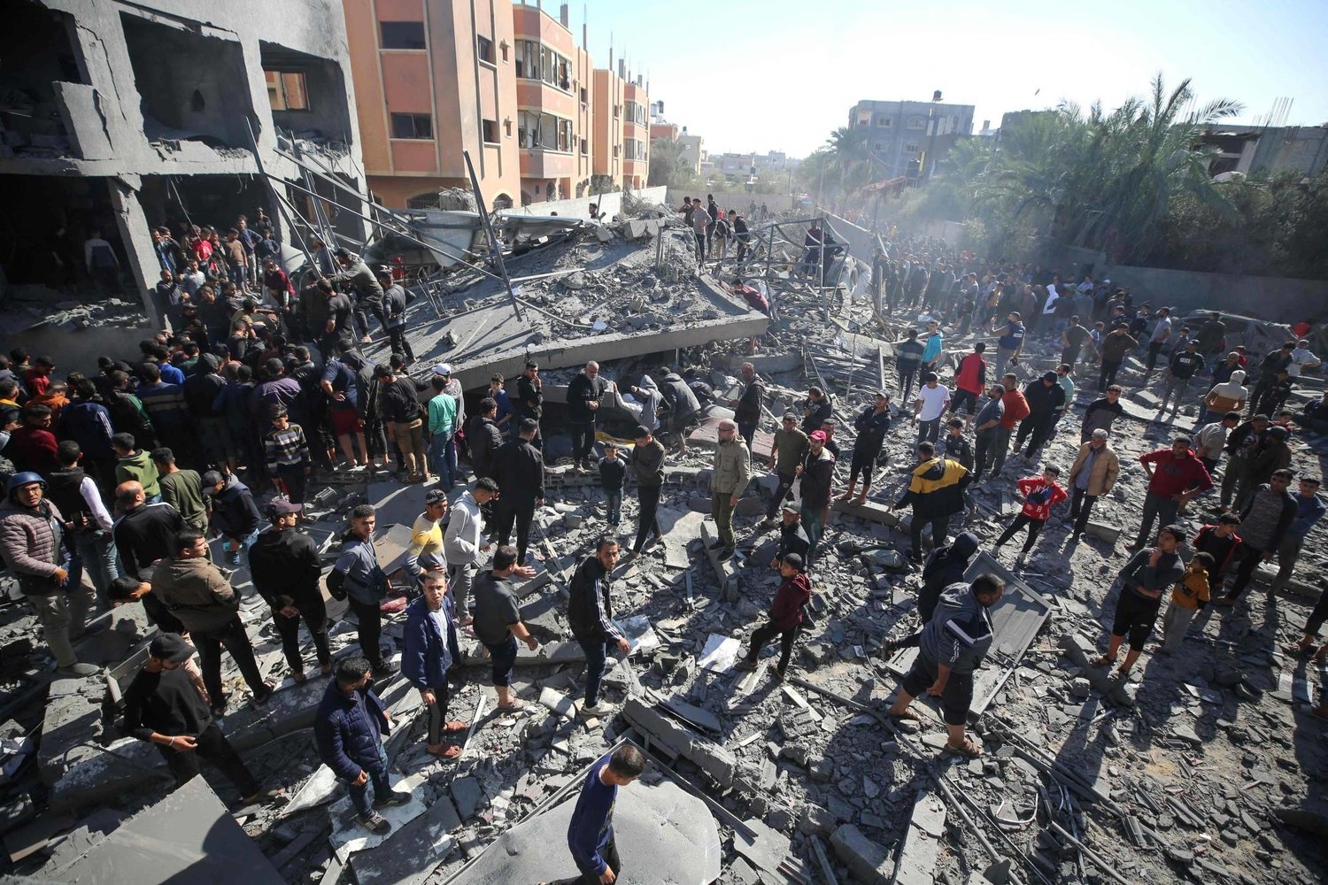 ألغام أرضية وإنزال جوي يعقّدان حرب غزة