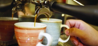 القهوة والشاي... أيهما أفضل لصحتك؟